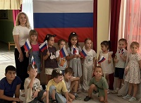 Историко-просветительский час «Три цвета – одна душа»
